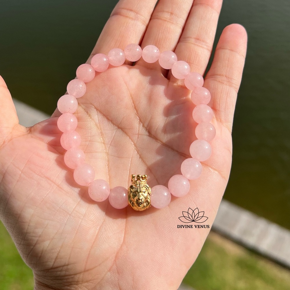 Rose Quartz Lion Stretch Bracelet 🫶🏼 - Picture 4 of 6